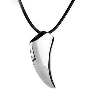 Fashionable Brave Men's Pendant