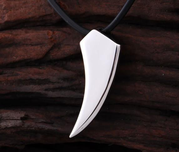 Fashionable Brave Men's Pendant